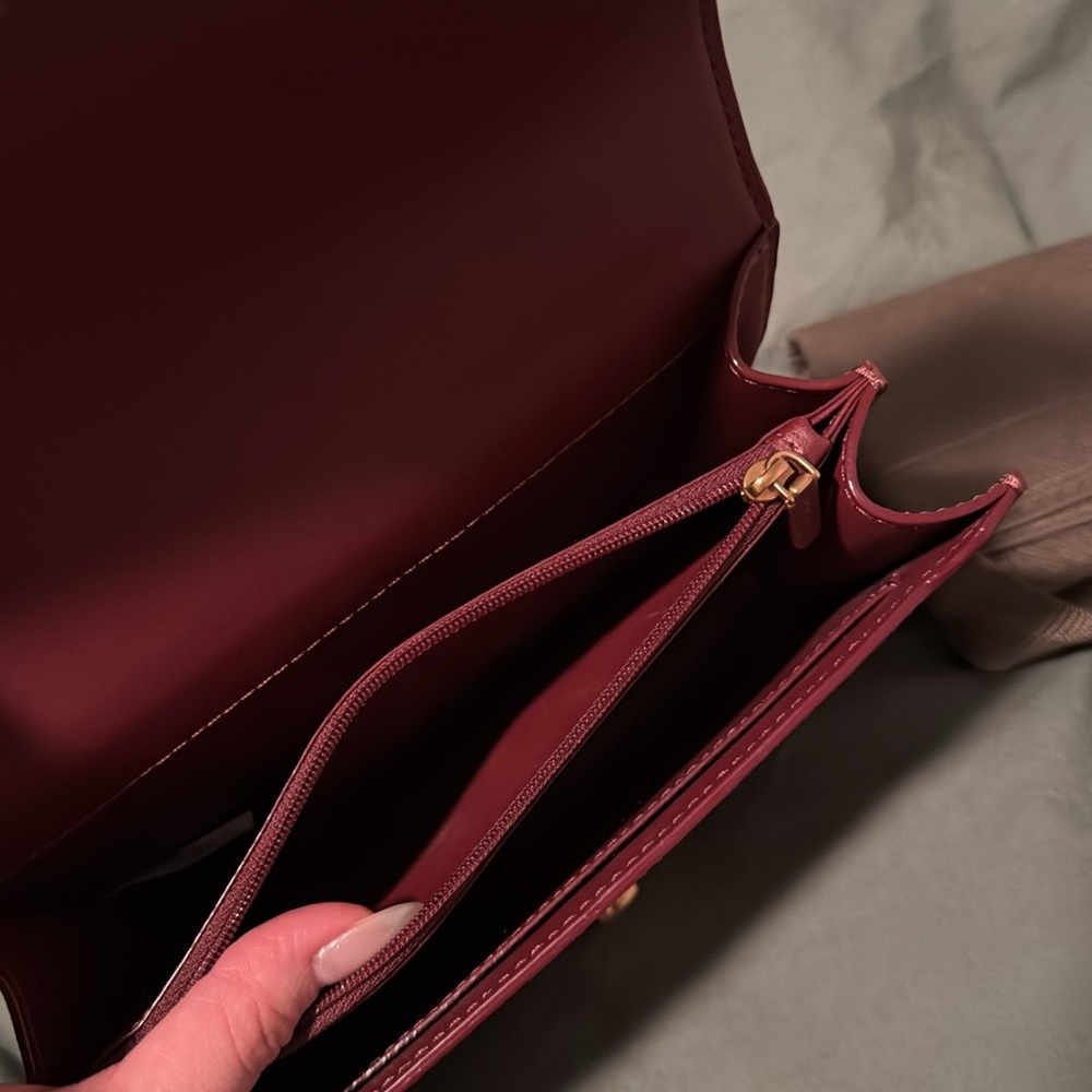 Charles and Kieth burgundy wine bag crossbody - Picture 5 of 12